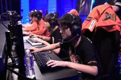 Fnatic止步四强，赛后宣布阵容调整